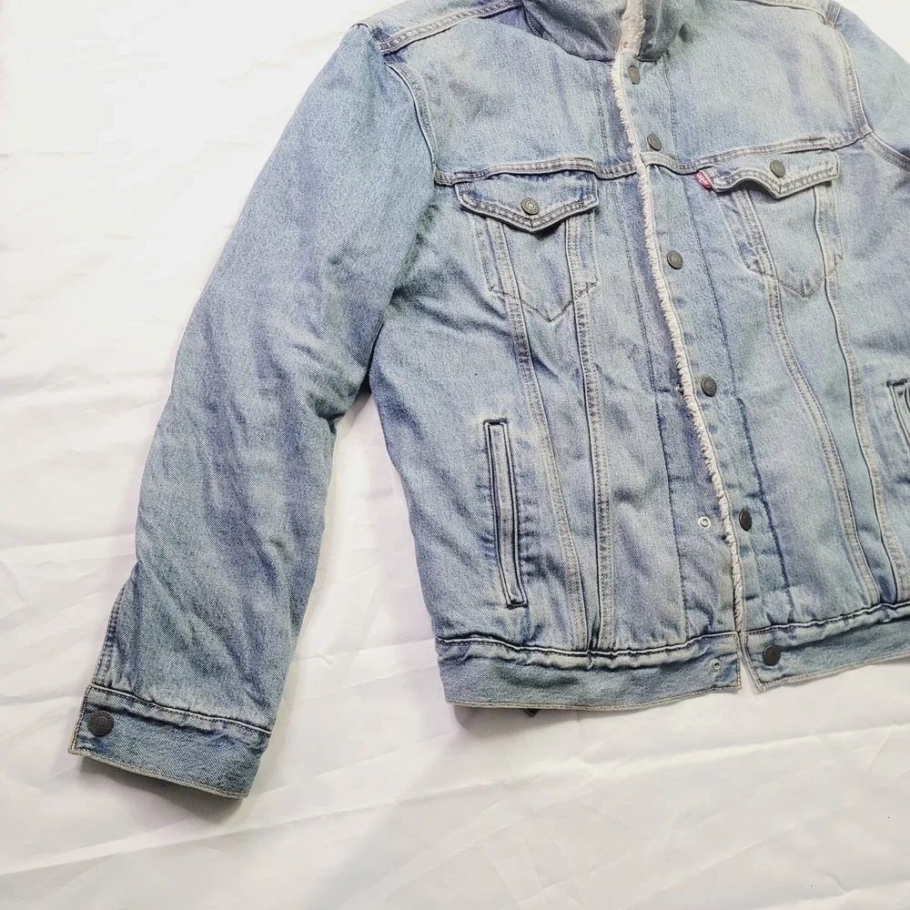 Levis Sherpa Trucker Jacket Mens sz Large Light Wash Blue Denim Fleece Lined